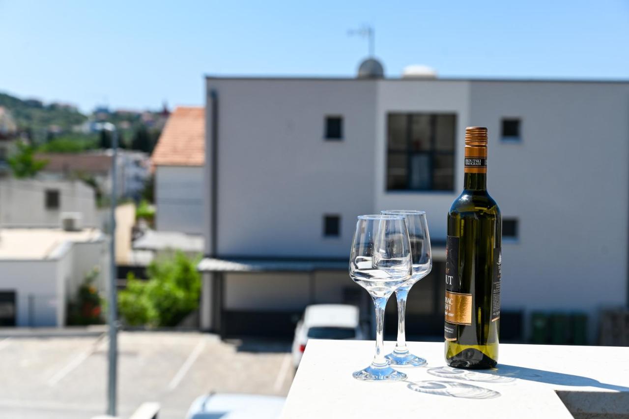 Apartment Laura, Free Parking, Balcony, 4 Ppl Трогір Екстер'єр фото