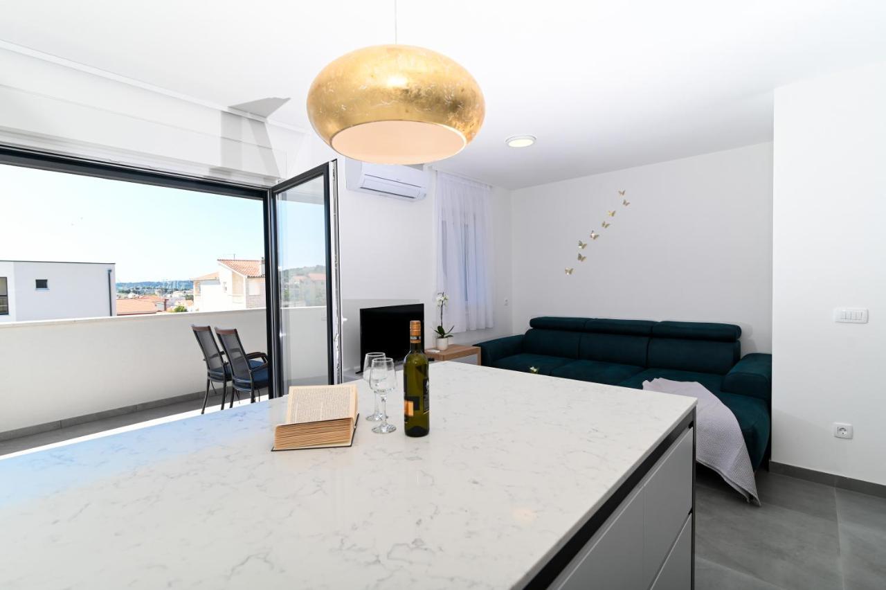 Apartment Laura, Free Parking, Balcony, 4 Ppl Трогір Екстер'єр фото
