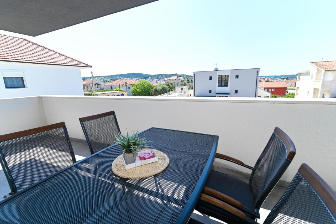 Apartment Laura, Free Parking, Balcony, 4 Ppl Трогір Екстер'єр фото