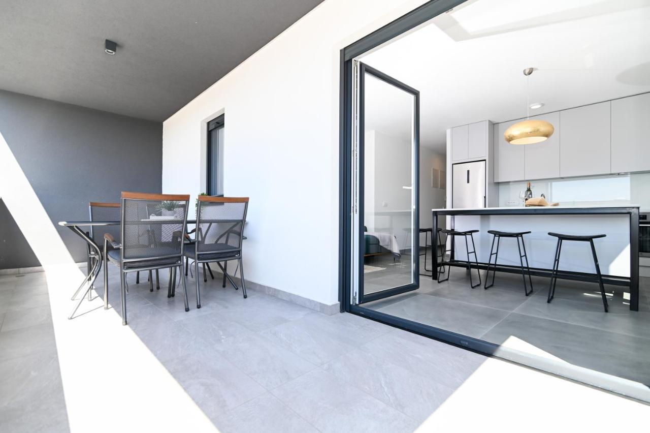 Apartment Laura, Free Parking, Balcony, 4 Ppl Трогір Екстер'єр фото