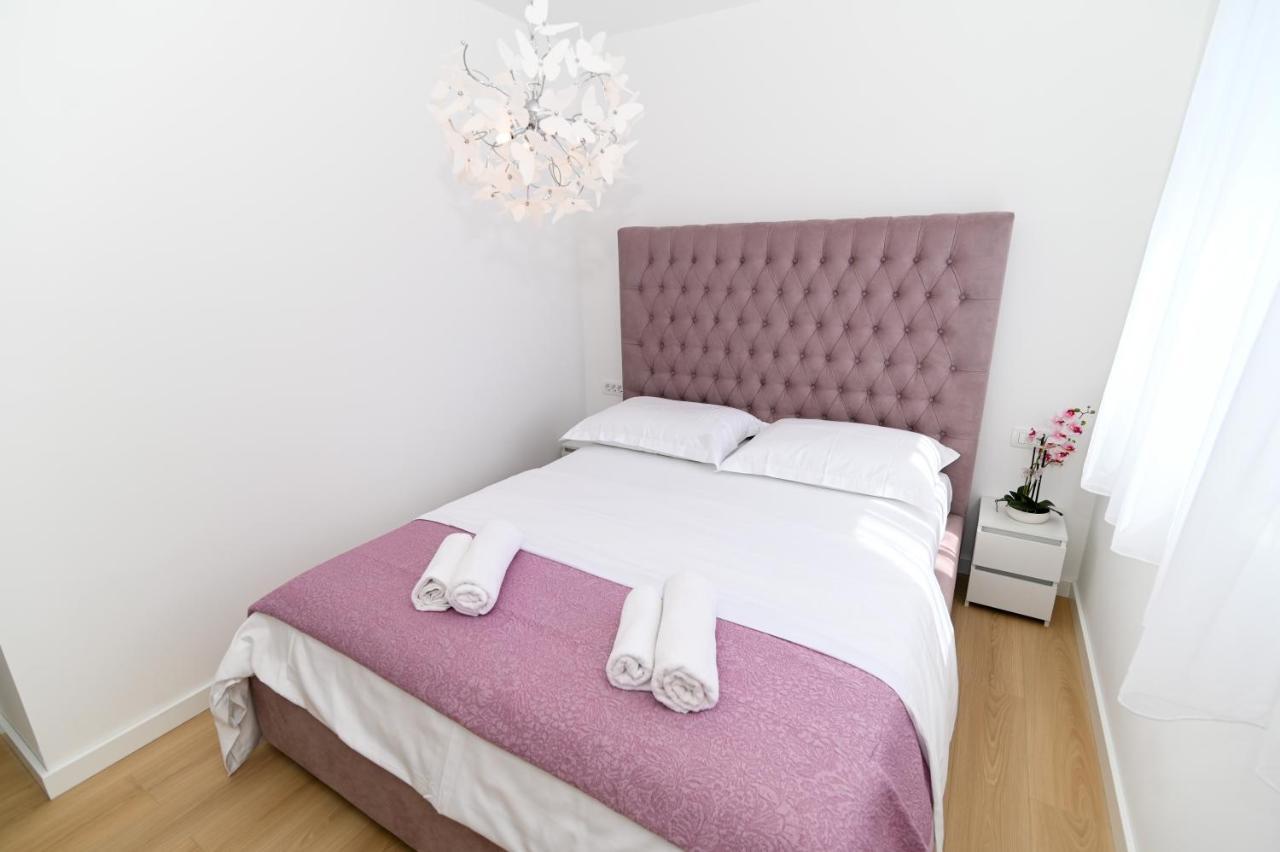 Apartment Laura, Free Parking, Balcony, 4 Ppl Трогір Екстер'єр фото