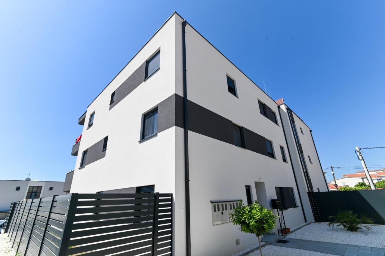 Apartment Laura, Free Parking, Balcony, 4 Ppl Трогір Екстер'єр фото